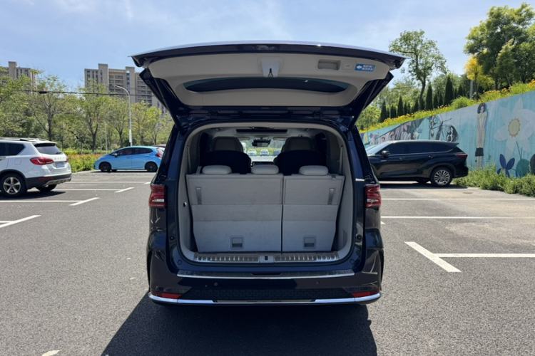 Used Roewe iMAX8 2021 400TGI Supreme Series Ultimate Edition Trunk