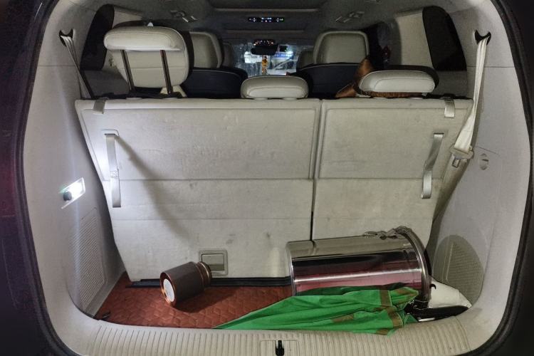 Used Roewe iMAX8 2021 400TGI Supreme Series Prestige Edition Trunk