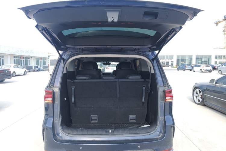 Used Roewe iMAX8 2021 400TGI Flagship Edition Trunk