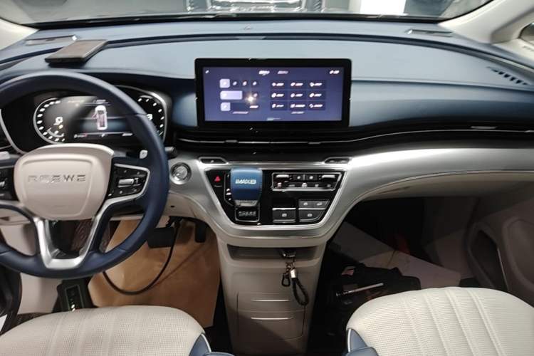 Used Roewe iMAX8 2021 400TGI Supreme Series Prestige Edition Audio And AC Panel