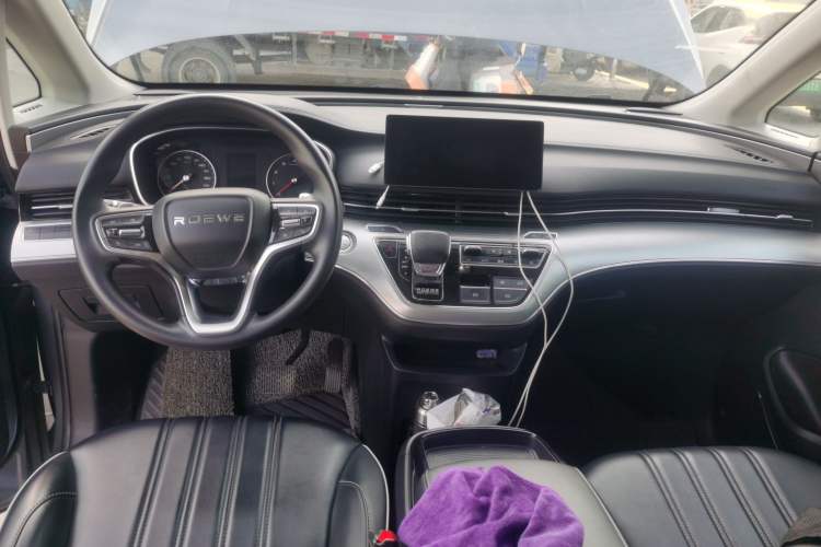 Used Roewe iMAX8 2021 Model 400TGI Exclusive Version for Key Accounts Center Console