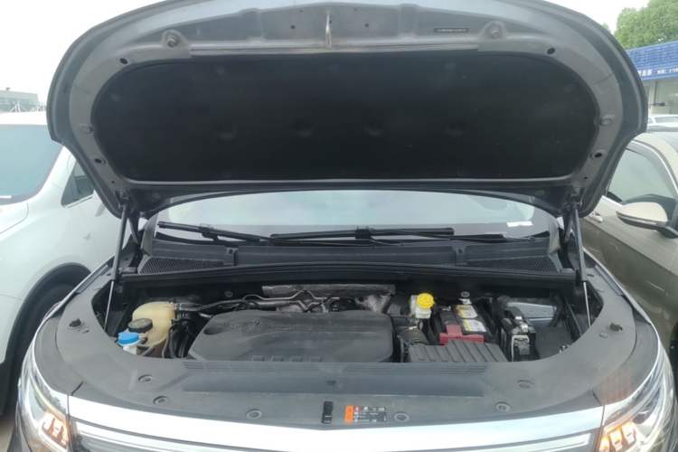 Used Roewe iMAX8 2021 400TGI Supreme Series Prestige Edition Engine Bay