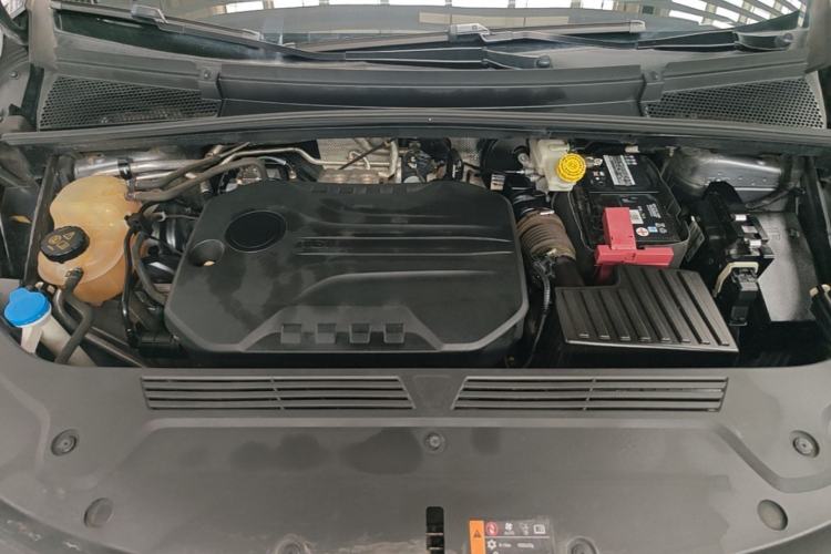Used Roewe iMAX8 2021 400TGI Supreme Series Ultimate Edition Engine Bay