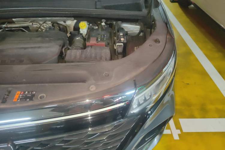 Used Roewe iMAX8 2021 400TGI Supreme Series Lu Zun Edition Engine Bay Left