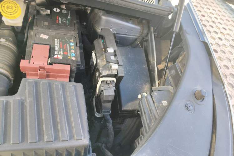 Used Roewe iMAX8 2021 400TGI Supreme Series Prestige Edition Engine Bay Left