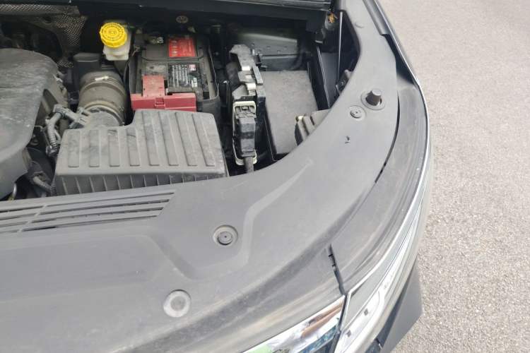 Used Roewe iMAX8 2021 400TGI Supreme Series Ultimate Edition Engine Bay Left
