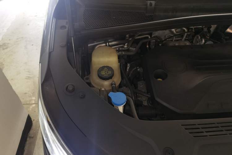 Used Roewe iMAX8 2021 400TGI Supreme Series Prestige Edition Engine Bay Right
