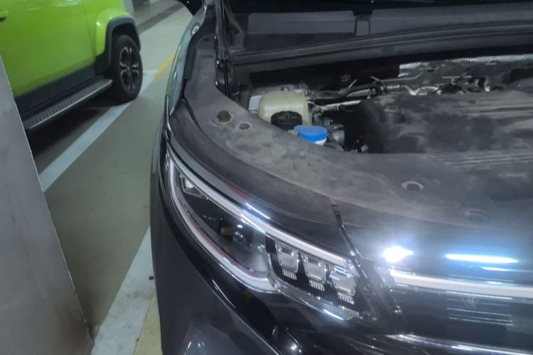 Used Roewe iMAX8 2021 400TGI Supreme Series Prestige Edition Engine Bay Right