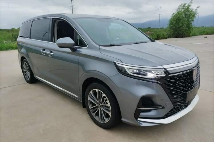 Used Roewe iMAX8 2021 400TGI Flagship Edition Front Right 45 Deg