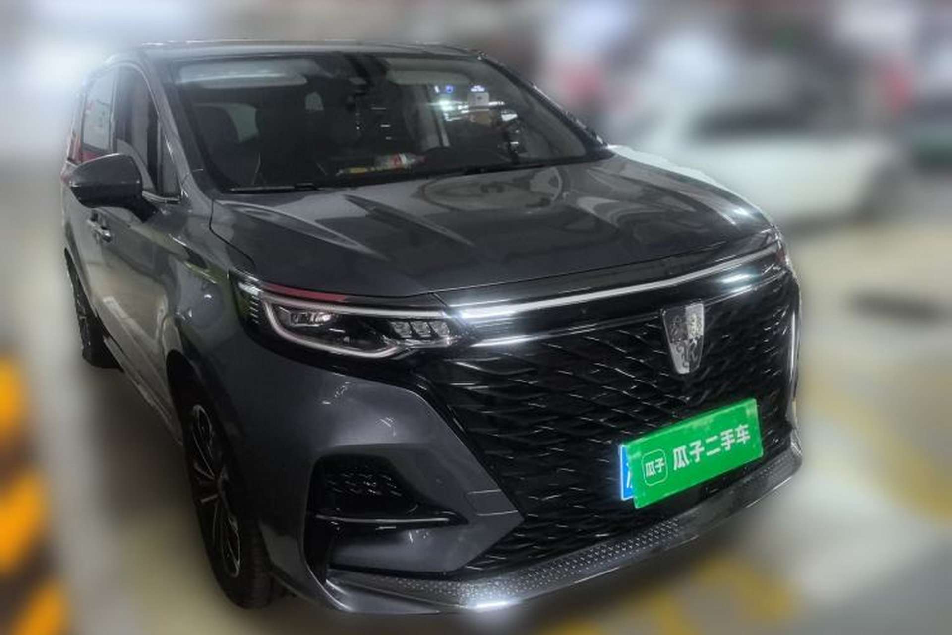 Used Roewe iMAX8 2021 400TGI Supreme Series Prestige Edition Front Right 45 Deg