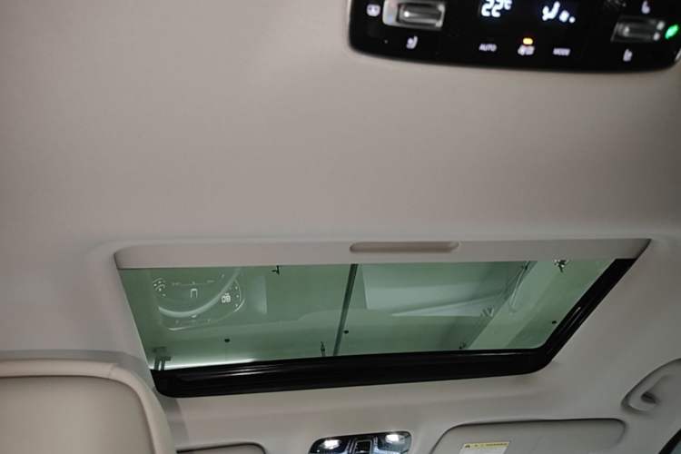 Used Roewe iMAX8 2021 400TGI Supreme Series Prestige Edition Headliner