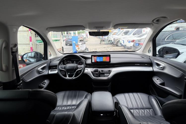 Used Roewe iMAX8 2021 Model 400TGI Exclusive Version for Key Accounts Interior 1