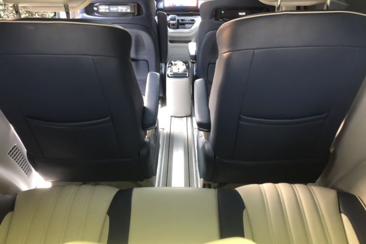 Used Roewe iMAX8 2021 400TGI Supreme Series Ultimate Edition Interior 10