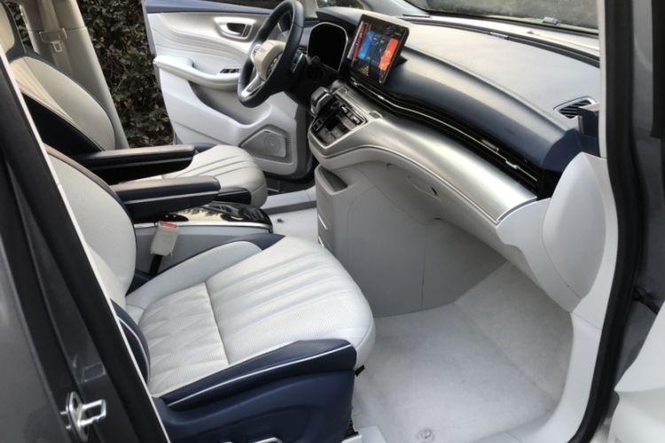 Used Roewe iMAX8 2021 400TGI Supreme Series Ultimate Edition Interior 13