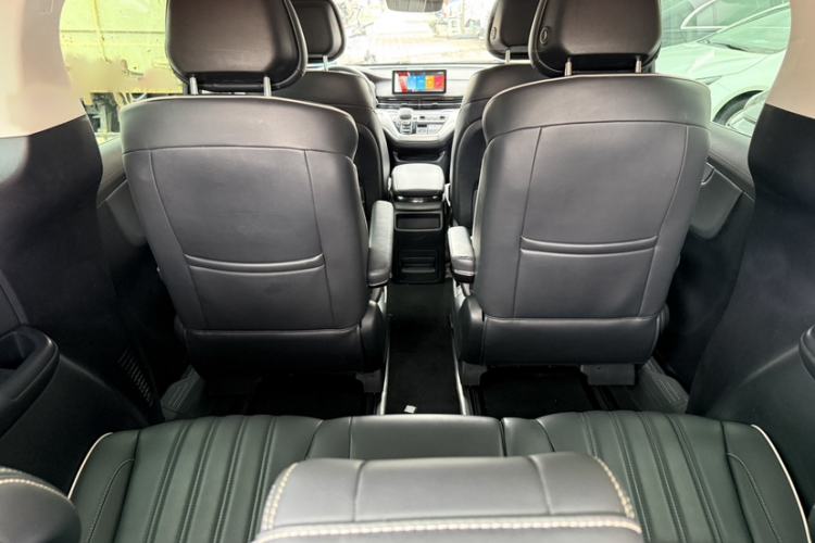 Used Roewe iMAX8 2021 Model 400TGI Exclusive Version for Key Accounts Interior 4