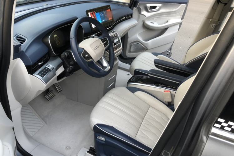 Used Roewe iMAX8 2021 400TGI Supreme Series Ultimate Edition Interior 5