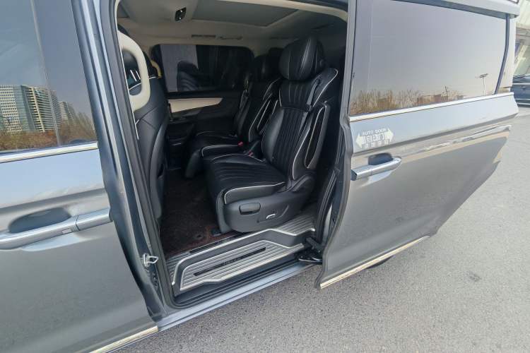 Used Roewe iMAX8 2021 400TGI Flagship Edition Interior 5