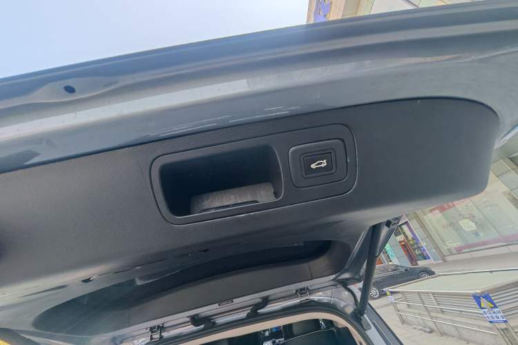 Used Roewe iMAX8 2021 400TGI Flagship Edition Interior 8