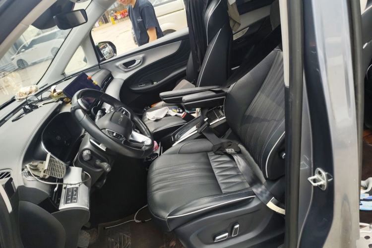 Used Roewe iMAX8 2021 400TGI Supreme Series Prestige Edition Left Front Seat
