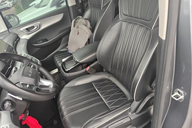 Used Roewe iMAX8 2021 Model 400TGI Exclusive Version for Key Accounts Left Front Seat