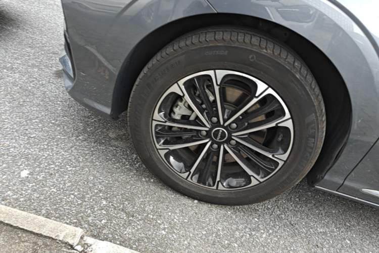 Used Roewe iMAX8 2021 400TGI Supreme Series Prestige Edition Left Front Wheel Hub