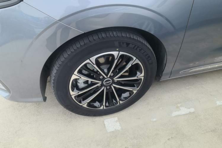 Used Roewe iMAX8 2021 400TGI Supreme Series Prestige Edition Left Front Wheel Hub