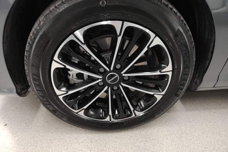 Used Roewe iMAX8 2021 400TGI Supreme Series Prestige Edition Left Front Wheel Hub