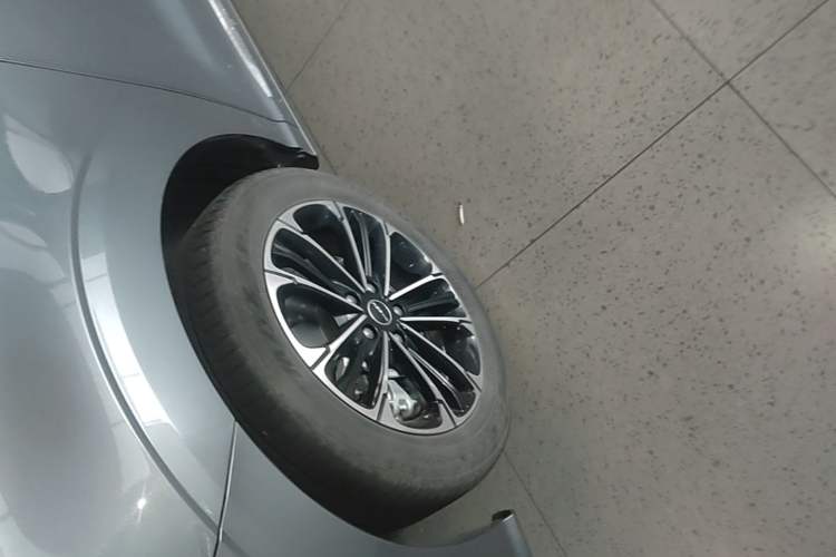 Used Roewe iMAX8 2021 400TGI Flagship Edition Left Front Wheel Hub