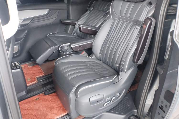 Used Roewe iMAX8 2021 400TGI Supreme Series Prestige Edition Left Rear Seat