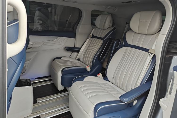 Used Roewe iMAX8 2021 400TGI Supreme Series Prestige Edition Left Rear Seat