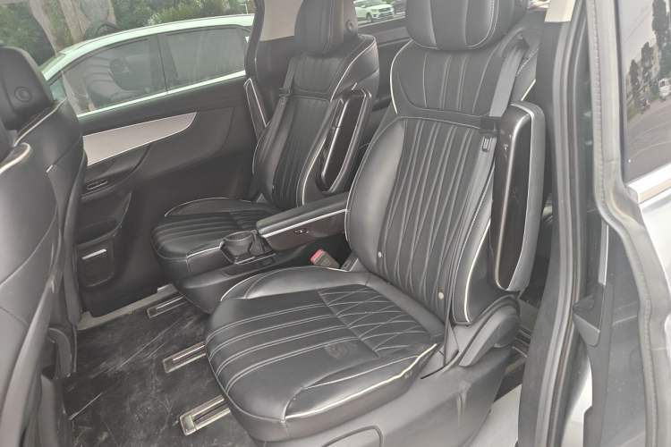 Used Roewe iMAX8 2021 Model 400TGI Exclusive Version for Key Accounts Left Rear Seat