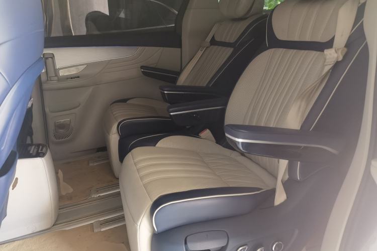 Used Roewe iMAX8 2021 400TGI Supreme Series Prestige Edition Left Rear Seat