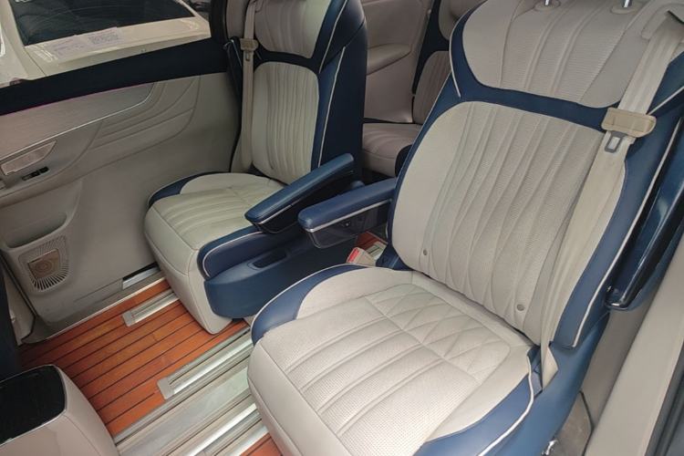 Used Roewe iMAX8 2021 400TGI Supreme Series Ultimate Edition Left Rear Seat