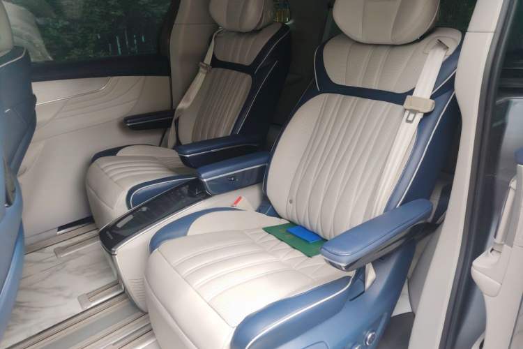 Used Roewe iMAX8 2021 400TGI Supreme Series Ultimate Edition Left Rear Seat