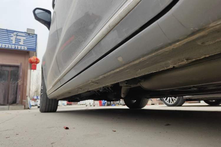 Used Roewe iMAX8 2021 400TGI Supreme Series Ultimate Edition Left Side Sill