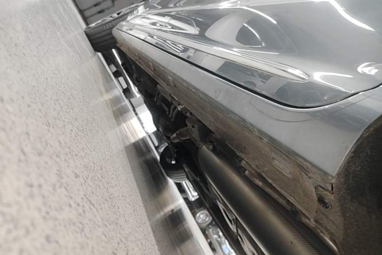 Used Roewe iMAX8 2021 400TGI Supreme Series Prestige Edition Left Side Sill