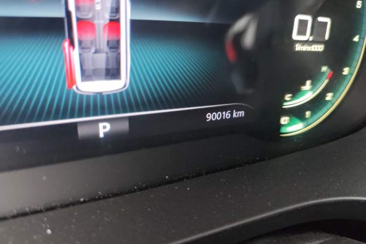 Used Roewe iMAX8 2021 400TGI Supreme Series Lu Zun Edition Odometer Close Up