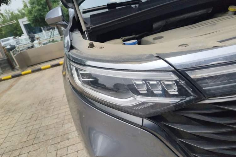 Used Roewe iMAX8 2021 400TGI Supreme Series Prestige Edition Right Front Headlight