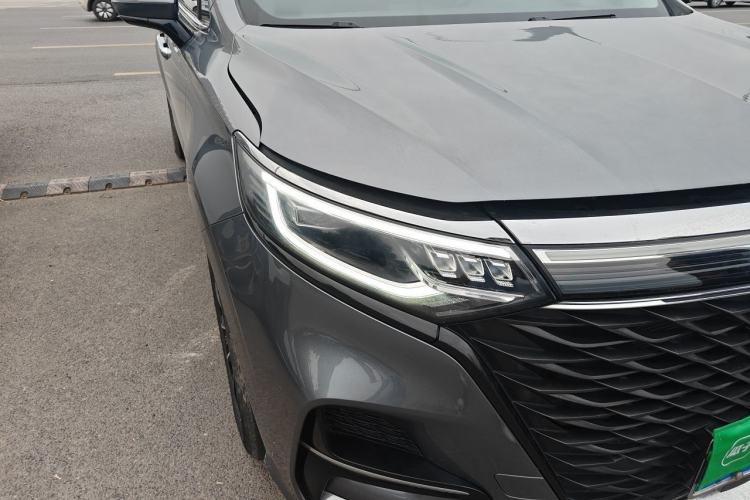 Used Roewe iMAX8 2021 Model 400TGI Exclusive Version for Key Accounts Right Front Headlight
