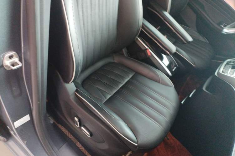 Used Roewe iMAX8 2021 400TGI Supreme Series Prestige Edition Right Front Seat