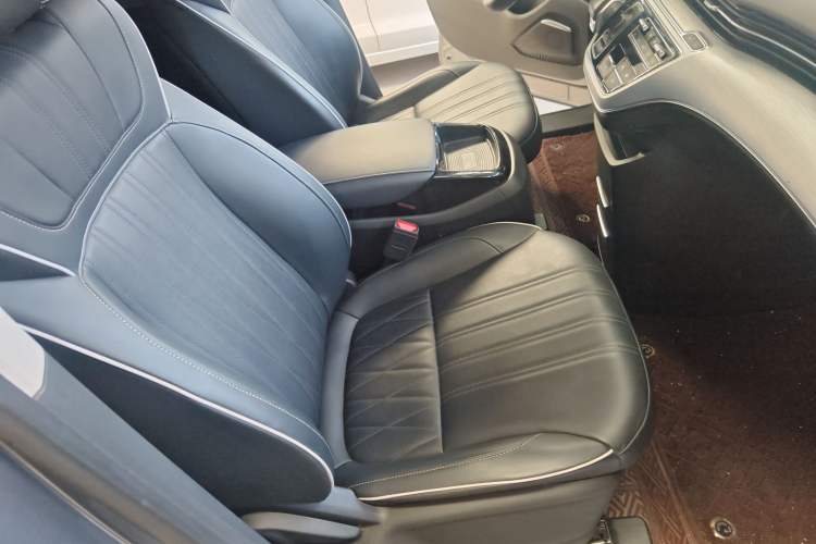 Used Roewe iMAX8 2021 400TGI Flagship Edition Right Front Seat