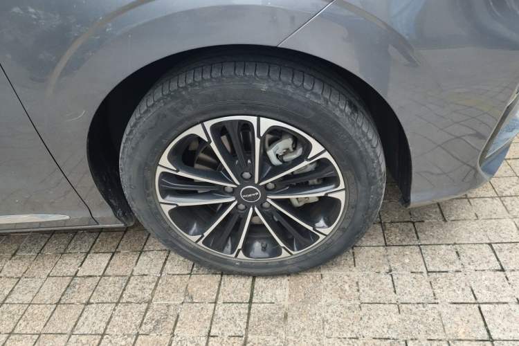 Used Roewe iMAX8 2021 400TGI Supreme Series Prestige Edition Right Front Wheel Hub