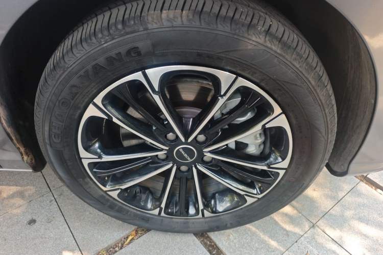 Used Roewe iMAX8 2021 400TGI Supreme Series Prestige Edition Right Front Wheel Hub