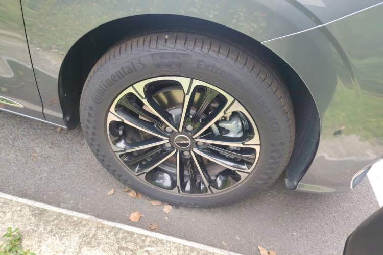 Used Roewe iMAX8 2021 400TGI Supreme Series Ultimate Edition Right Front Wheel Hub