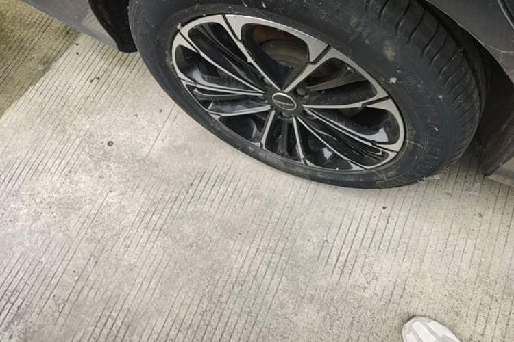 Used Roewe iMAX8 2021 400TGI Supreme Series Prestige Edition Right Rear Wheel Hub