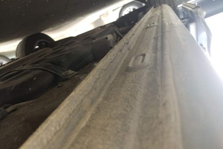 Used Roewe iMAX8 2021 400TGI Supreme Series Prestige Edition Right Side Sill