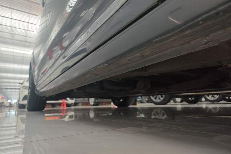 Used Roewe iMAX8 2021 400TGI Supreme Series Ultimate Edition Right Side Sill