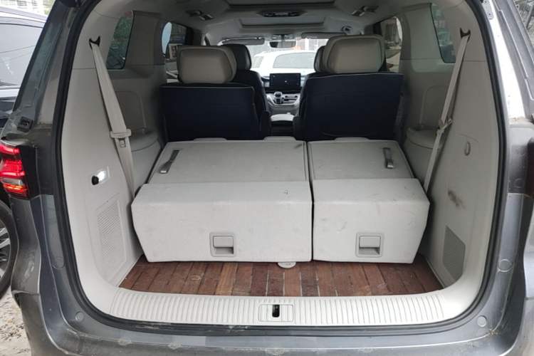 Used Roewe iMAX8 2021 400TGI Supreme Series Prestige Edition Trunk