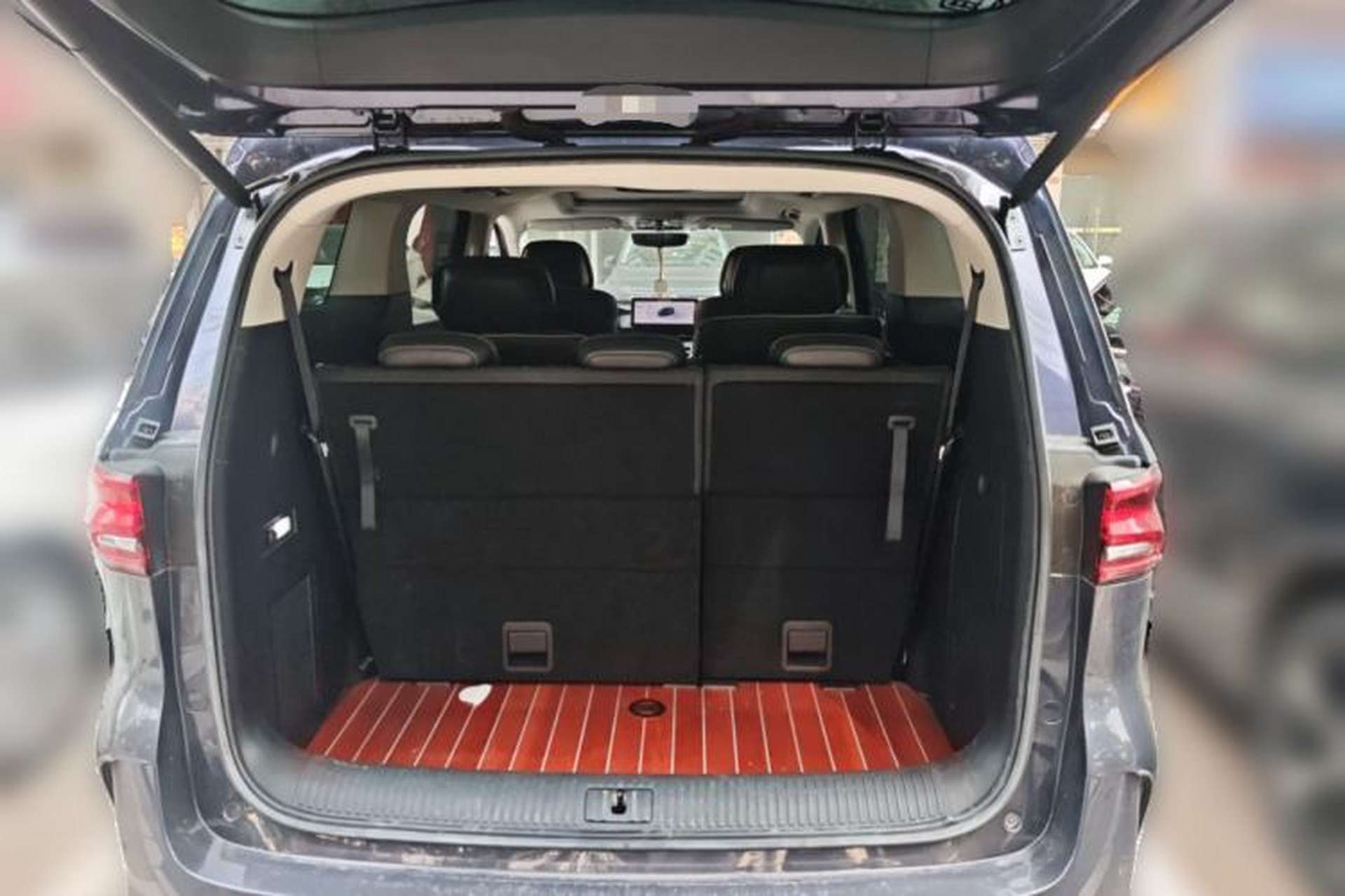 Used Roewe iMAX8 2021 400TGI Supreme Series Lu Zun Edition Trunk