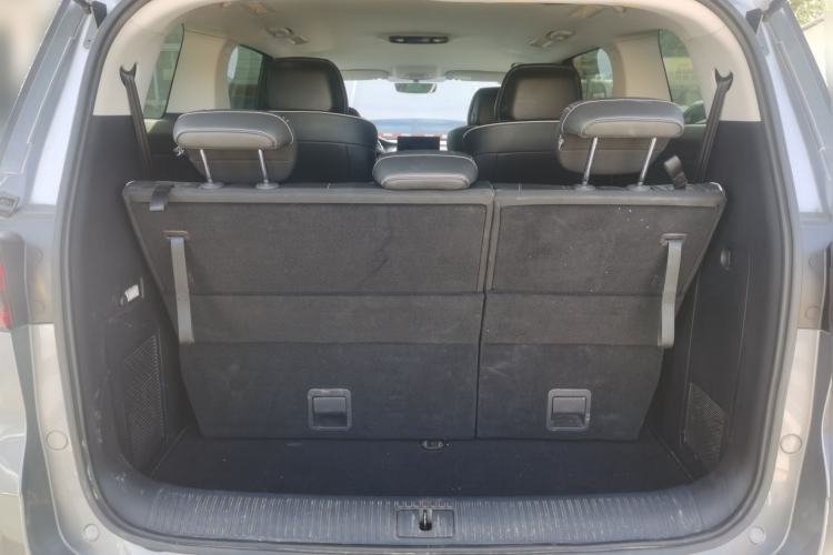 Used Roewe iMAX8 2021 Model 400TGI Exclusive Version for Key Accounts Trunk
